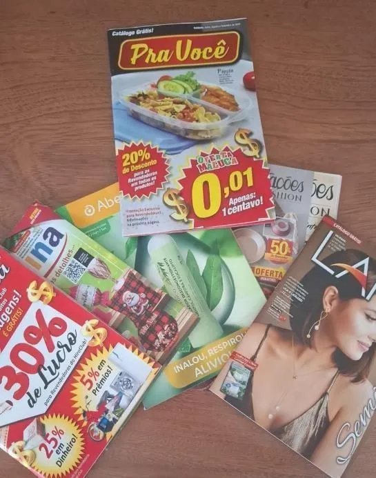 Material de divulgação de Marili Edredons e Catálogos